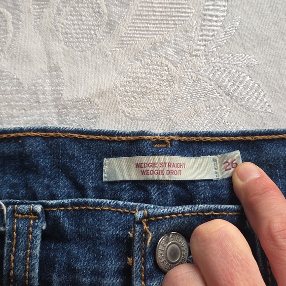 Levi's Wedgie Straight Classic Blue Jean Size 26 - Picture 3 of 11
